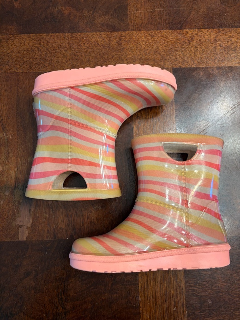Kids UGG Rainbow Striped Rain Boots Sz ~6-7 Preowned w/ Pink Sole